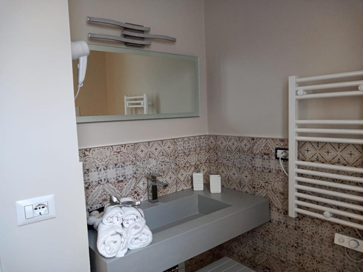 Room 369 Termoli Luaran gambar