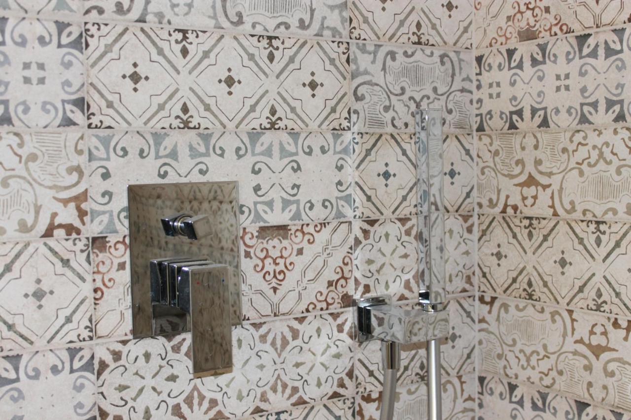 Room 369 Termoli Luaran gambar